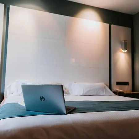 Nostrum Airport Hotell