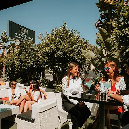 Nostrum Airport Hotell