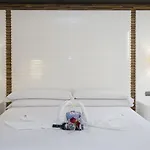 Nostrum Airport 3*