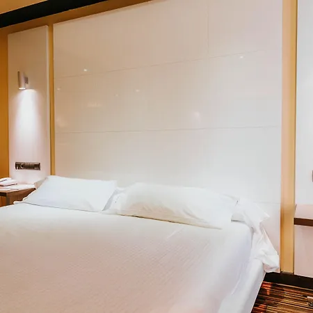 Hotell Nostrum Airport