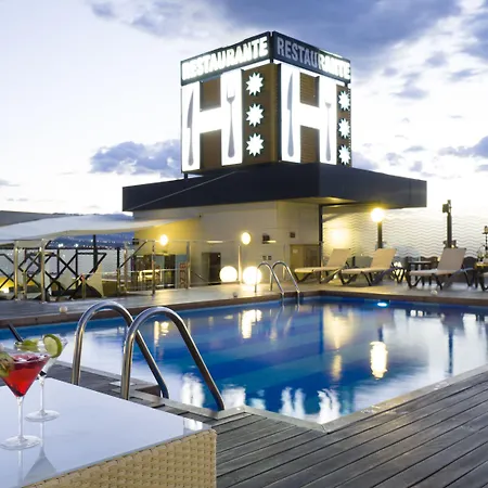 ホテル Nostrum Airport 3*