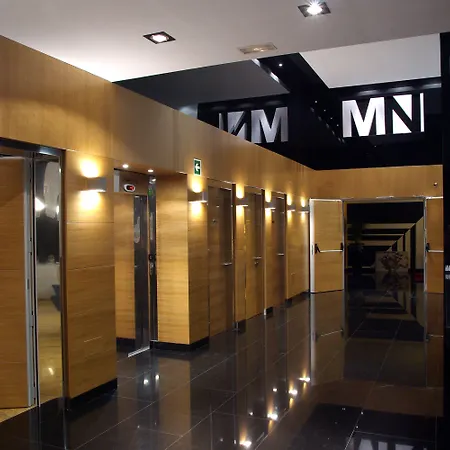 Nostrum Airport ホテル