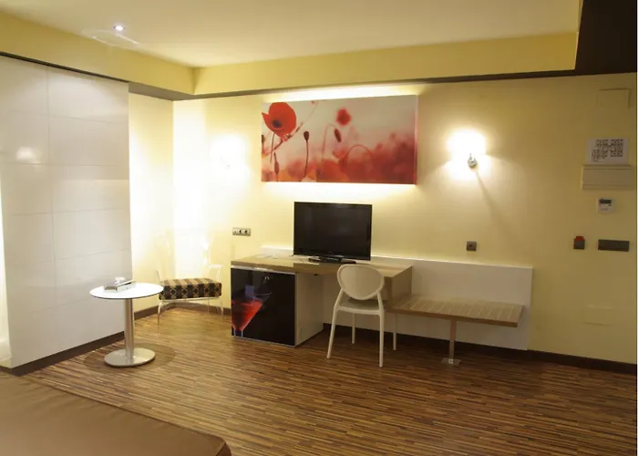 Nostrum Airport Hotel 3*