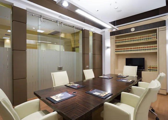 Hotel Nostrum Airport 3*